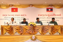 Acuerdos facilitan comercio entre Vietnam y Laos