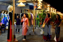 Decenas de miles de personas visitaron Festival de Ao Dai de Hanoi