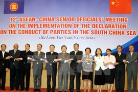 Altos funcionarios de ASEAN y China abordan temas sobre el Mar del Este