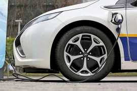 Tailandia promueve uso de automóviles eléctricos