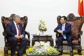 Vicepremier de Vietnam aboga por mayor cooperación económica con Reino Unido
