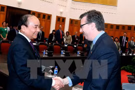 Vicepresidente de parlamento de Vietnam recibe a empresarios de EE.UU.