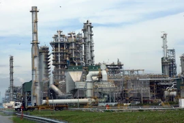 Empresa petroquímica de Vietnam prevé aumentar producción