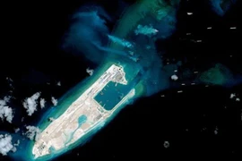 Vuelos pilotos de China a Truong Sa escalan tensión en la región, dice EE.UU.
