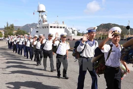 Felicitan a soldados nacionales en archipiélago de Truong Sa en ocasión del Tet