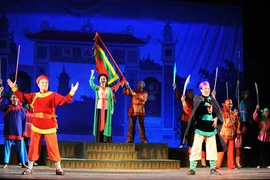 Jóvenes traen teatro popular tradicional a la vida moderna