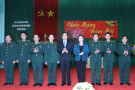 Presidenta del Parlamento resalta esfuerzos de guardia fronteriza de Ha Giang