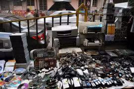 Singapur prevé leyes para solucionar problema de basura electrónica