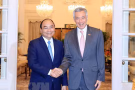 Premieres de Vietnam y Singapur acuerdan elevar nexos bilaterales a nueva altura 