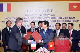 Inspección de Vietnam y Francia robustecen lazos en lucha anticorrupción