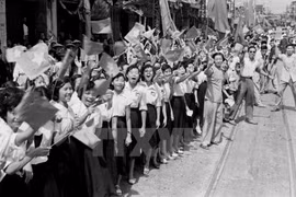 Exposición marca 64 aniversario de la liberación de Hanoi