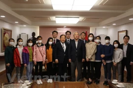 Sudcorea continuará programa de cirugía plástica gratuita para jóvenes vietnamitas