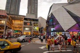 Aumentan ventas de empresas en Malasia tras eliminación de impuestos a bienes y servicios 