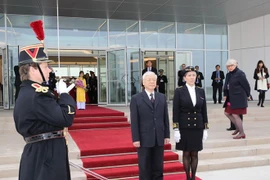 Secretario general del Partido Comunista de Vietnam inicia visita a Francia 