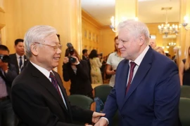 Dirigente partidista de Vietnam se reúne con presidente del Partido Rusia Justa 