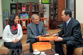 Presidente de Vietnam visita a intelectuales hanoyenses en ocasión del Tet