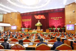 Comité Central del Partido Comunista de Vietnam analiza situación socioeconómica
