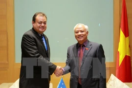 Parlamentos de Vietnam y Estados Federados de Micronesia buscan mejorar cooperación legislativa