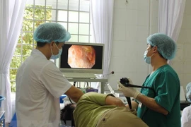 Estados Unidos entrega a provincia vietnamita un centro médico reconstruido