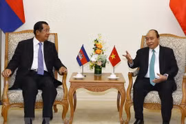 Premieres de Vietnam y Camboya reiteran compromisos de profundizar nexos 