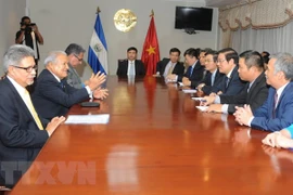 Presidente salvadoreño elogia relaciones multifacéticas con Vietnam