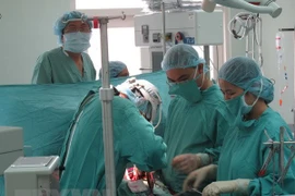 Tailandeses ofrecen donación a pacientes con escasos recursos de Ciudad Ho Chi Minh 
