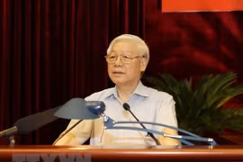 Máximo dirigente político de Vietnam revisa lucha contra la corrupción