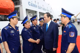 Presidente vietnamita felicita a policías marítimas en ocasión del Tet