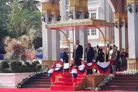 Cuba y Laos reafirman determinación de agilizar cooperación bilateral