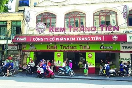 Helados típicos de Hanoi impresionan a los comensales