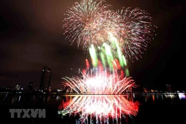 Ciudad vietnamita de Da Nang brilla con espectáculos pirotécnicos 