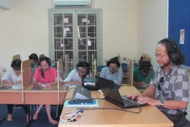 Debaten en Ciudad Ho Chi Minh renovación de métodos de enseñanza de lenguas extranjeras