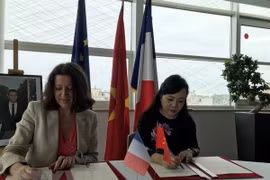 Vietnam y Francia fomentan vínculos en sector de salud