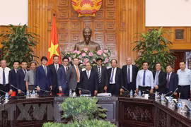 Premier de Vietnam recibe inversionistas interesados en proyecto de energía de Bac Lieu