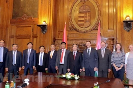 Vietnam y Hungría promueven lazos de cooperación económica