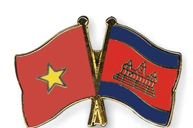 Rey camboyano recibe cartas credenciales de nuevo embajador vietnamita