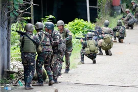 Ejército de Filipinas se enfrenta con rebeldes terroristas en Marawi