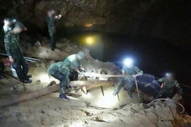 Tailandia avanza en búsqueda de equipo de fútbol infantil desaparecido en cueva