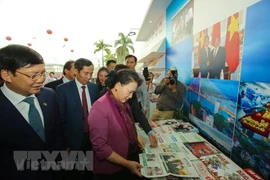 Presidenta del Parlamento visita Festival Nacional de la Prensa