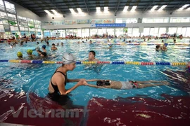 Vietnam organiza programa nacional de natación para niños a partir de mayo