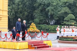 Máximo dirigente político de Vietnam preside acto de bienvenida al presidente indio