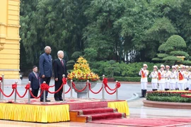 Máximo dirigente político de Vietnam preside acto de bienvenida al presidente indio