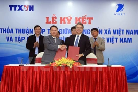 Agencia Vietnamita de Noticias y Grupo de Correos y Telecomunicaciones fomentan cooperación en labor informativa
