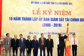 Premier de Vietnam insta a mejorar labor consultiva de situación financiera
