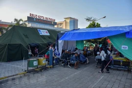 Se eleva a 555 los fallecidos por sismos consecutivos en Indonesia