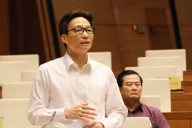 Miembros de Gobierno vietnamita comparecen ante el Parlamento