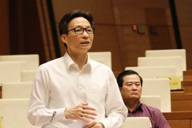 Miembros de Gobierno vietnamita comparecen ante el Parlamento