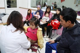 Ayudan a pacientes vietnamitas con condiciones económicas desfavorables