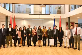 Delegación vietnamita para la movilización de masas visita Holanda