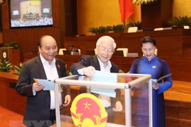 Parlamento vietnamita realiza votación de confianza en cuarta jornada de VI período de sesiones